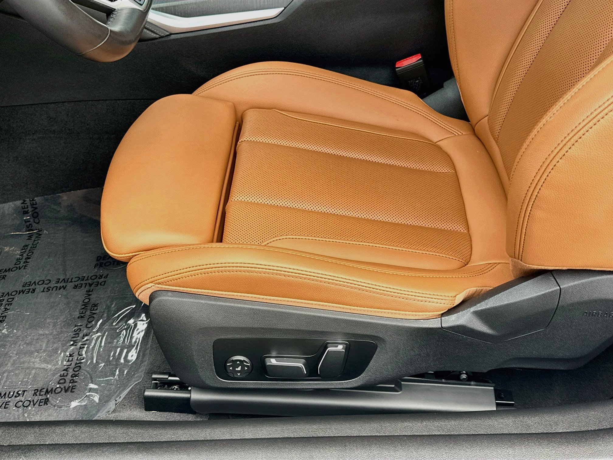 Certified 2025 BMW 430i Coupe w/ M Sport Package RWD image 17