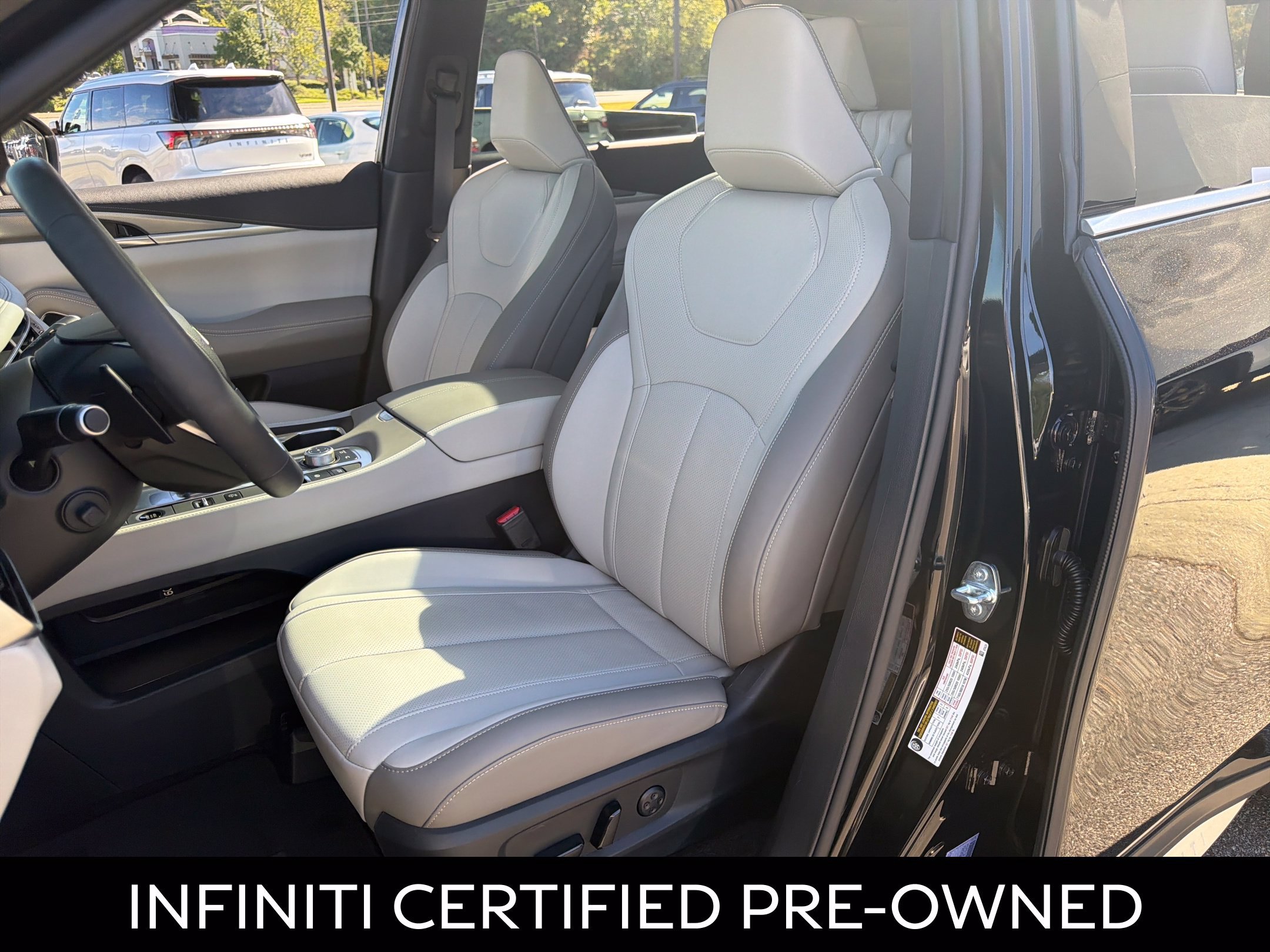 Certified 2026 INFINITI QX60 Luxe w/ Cargo Package FWD image 29
