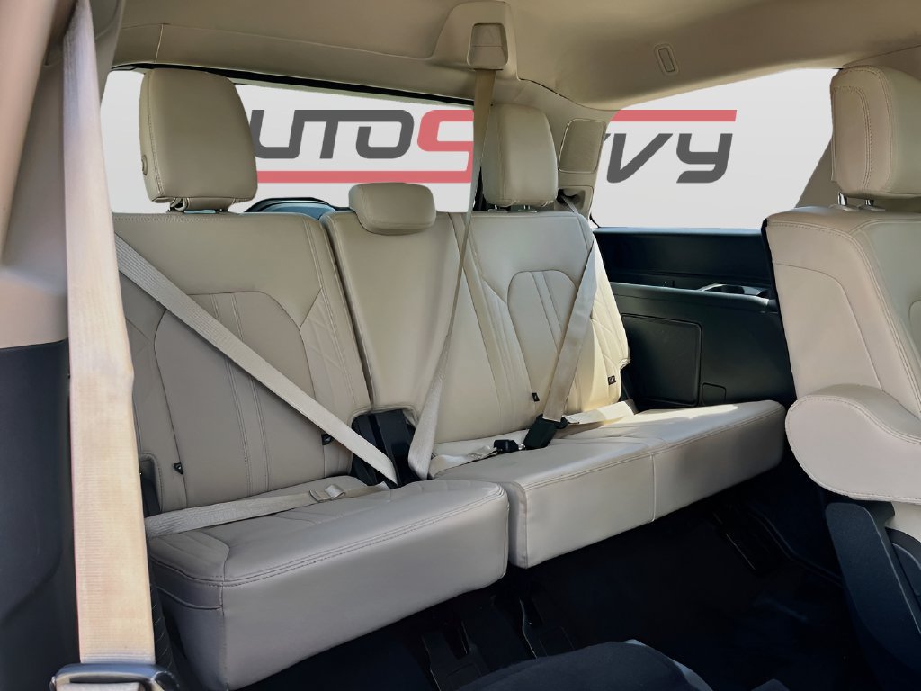 Used 2024 Ford Expedition Platinum RWD image 30