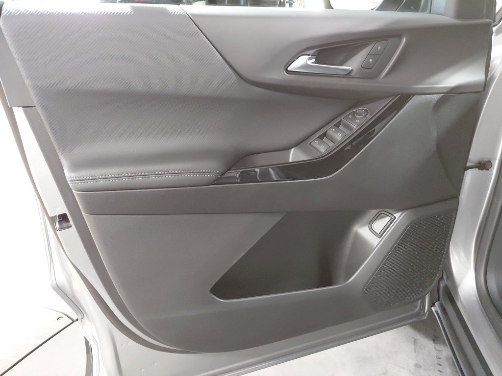 New 2026 Chevrolet Equinox LT w/ Convenience Package II image 4