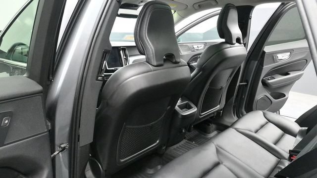 Used 2019 Volvo XC60 T6 Momentum w/ Advanced Package AWD/4WD image 23