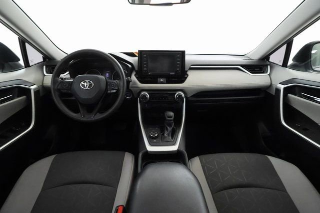 Used 2021 Toyota RAV4 XLE w/ Convenience Package image 5
