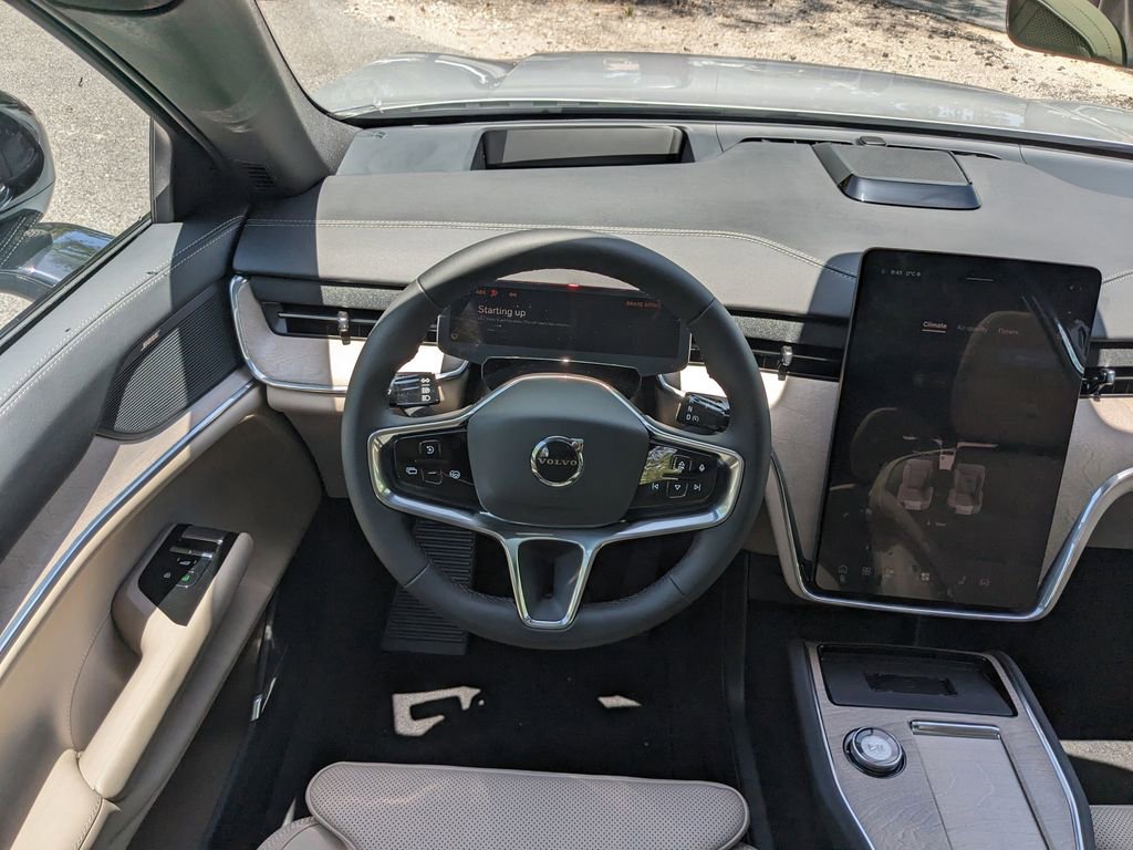 New 2025 Volvo EX90 Plus AWD/4WD image 16