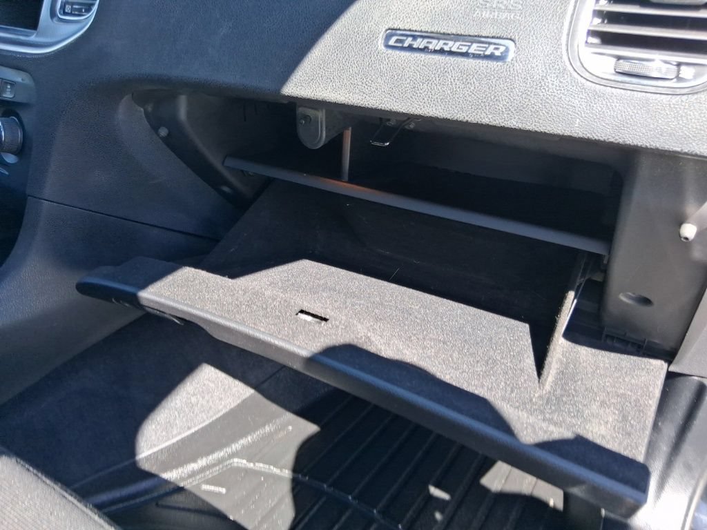 Used 2013 Dodge Charger SE RWD image 25