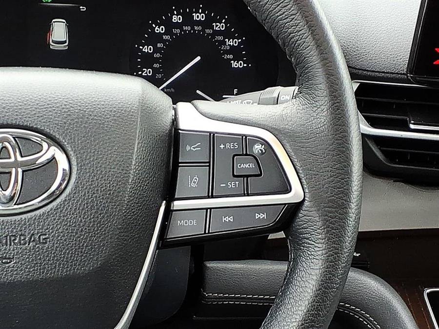 Used 2024 Toyota Sienna XLE w/ XLE Plus Package AWD/4WD image 26