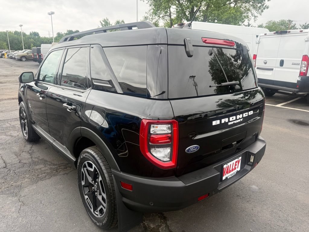 Used 2022 Ford Bronco Sport Outer Banks w/ Tech Package AWD/4WD image 4