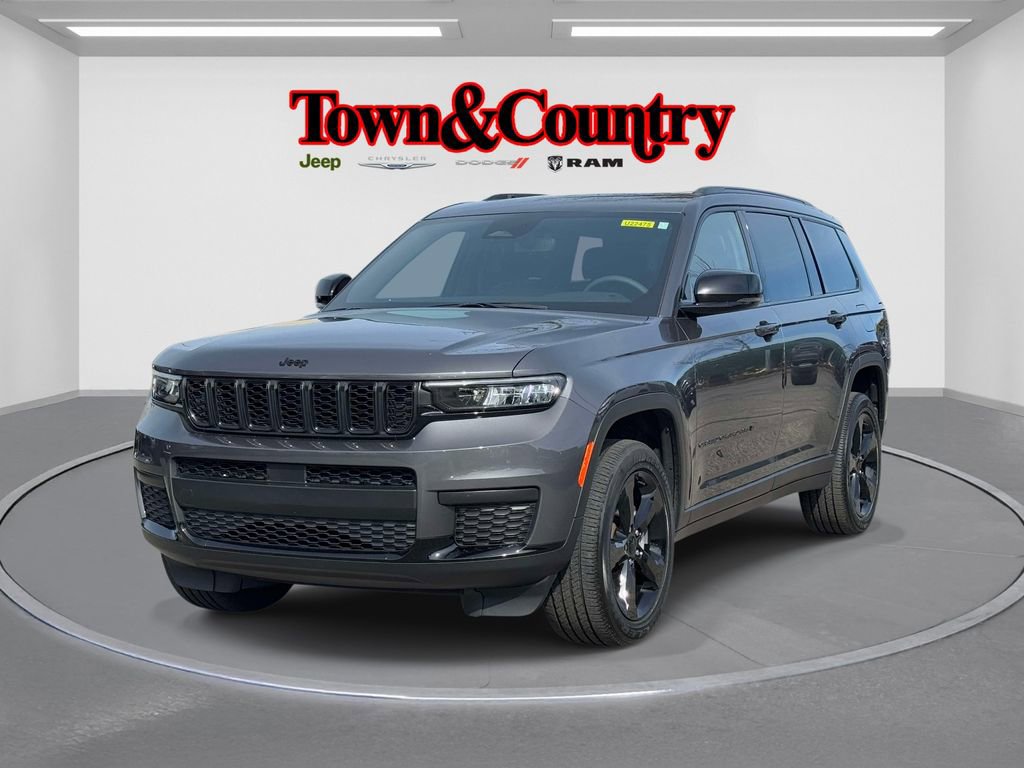 Certified 2023 Jeep Grand Cherokee L Laredo image 3