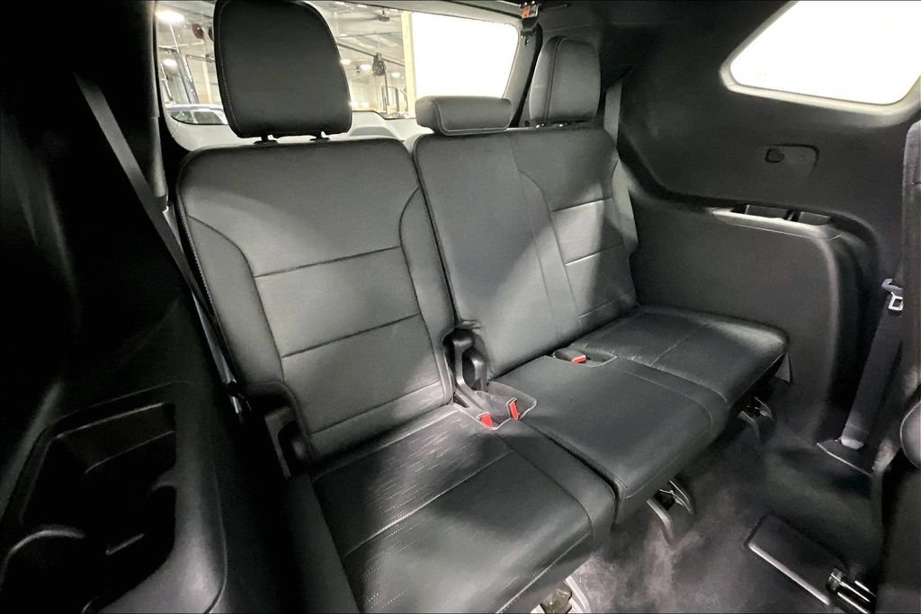 Used 2025 Buick Enclave Sport Touring FWD image 33
