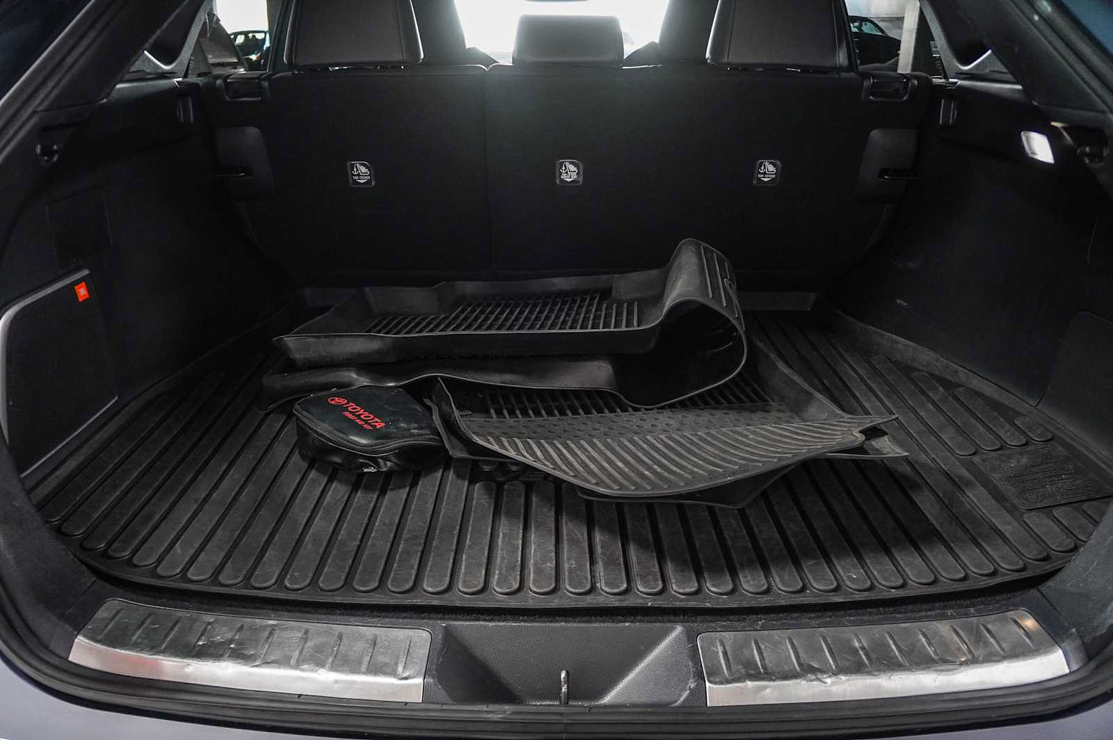 Certified 2023 Toyota Venza XLE AWD/4WD image 28