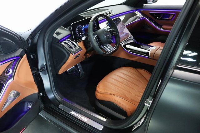Used 2024 Mercedes-Benz S 63 AMG S w/ Carbon Fiber Exterior Package image 23