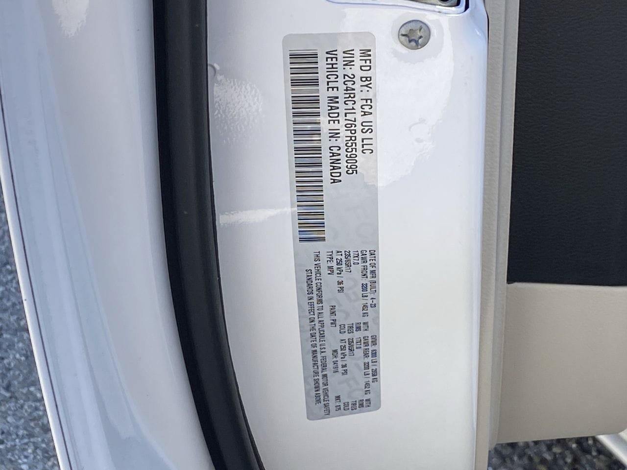 Used 2023 Chrysler Pacifica Touring-L FWD image 12