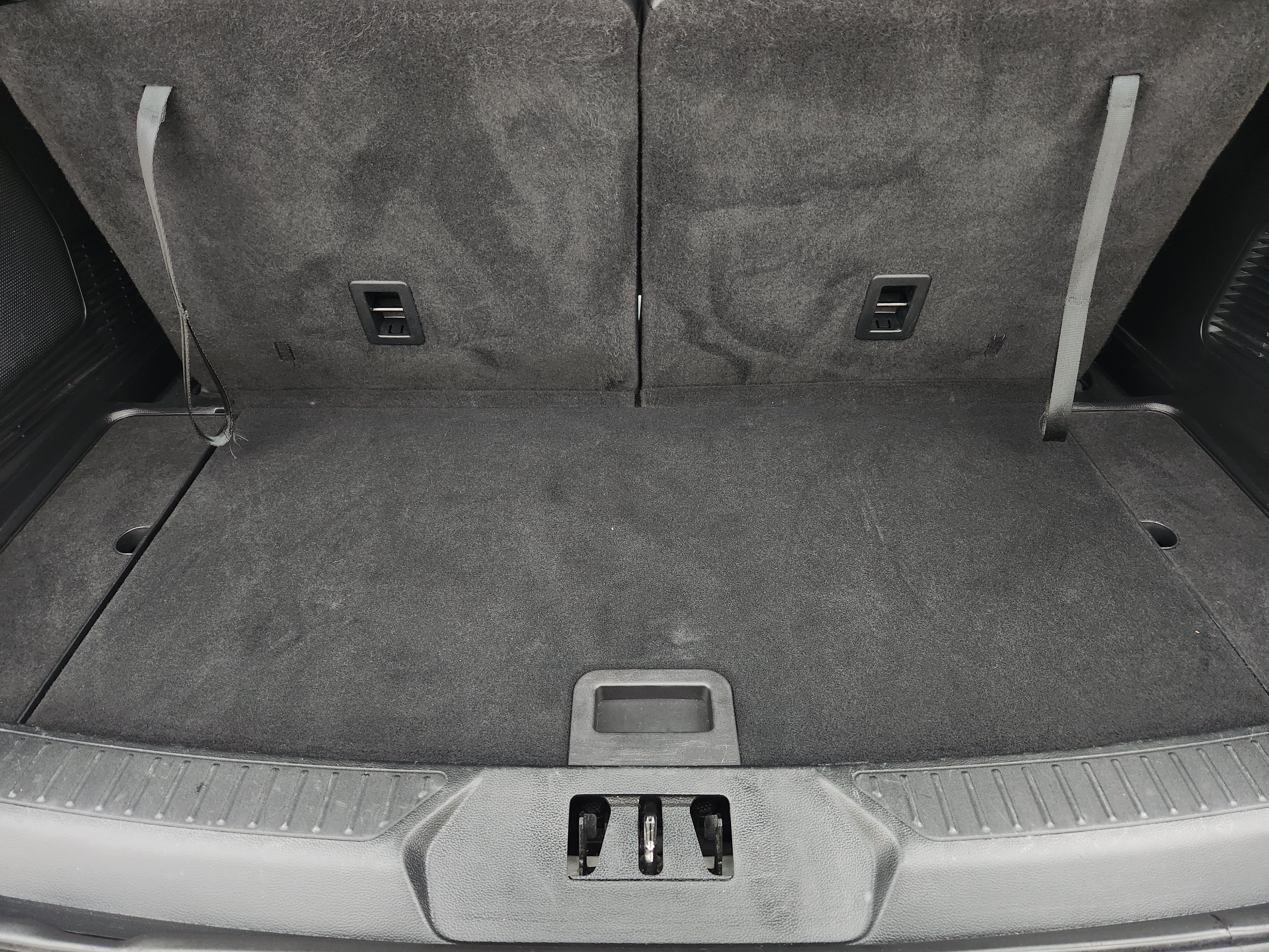 Used 2022 Ford Explorer ST-Line w/ Class IV Trailer Tow Package AWD/4WD image 35