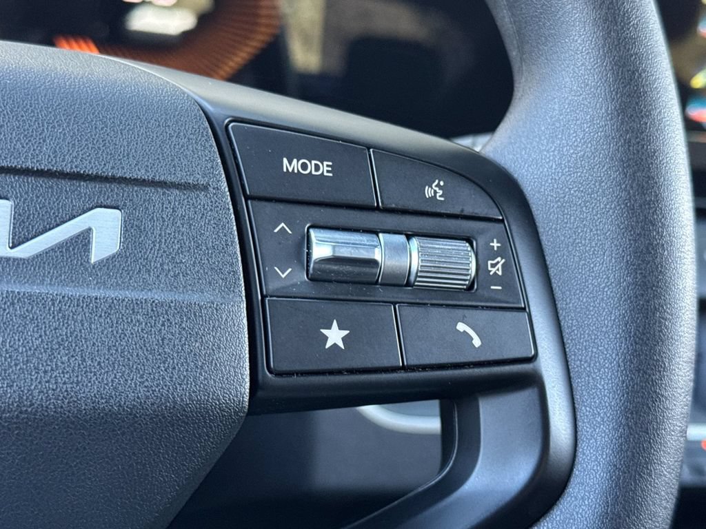 Used 2025 Kia K4 FWD image 29