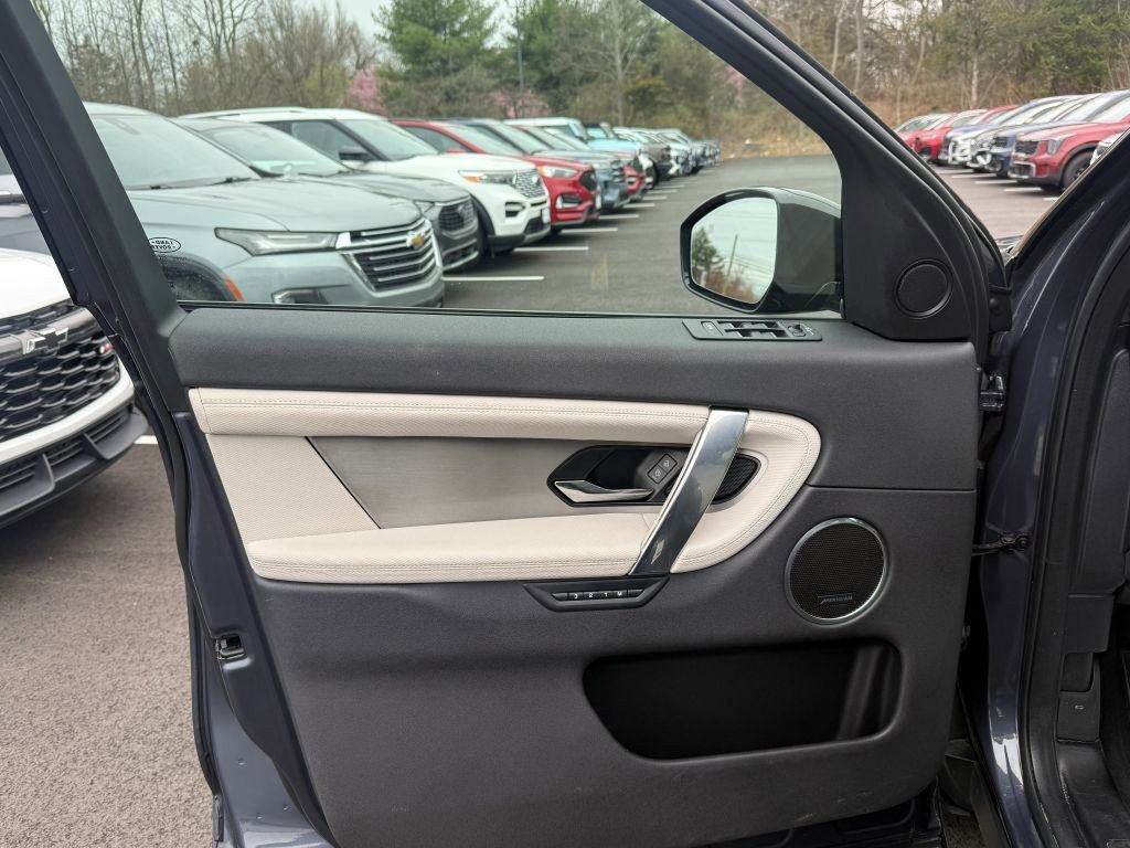 Used 2024 Land Rover Discovery Sport Dynamic SE image 8