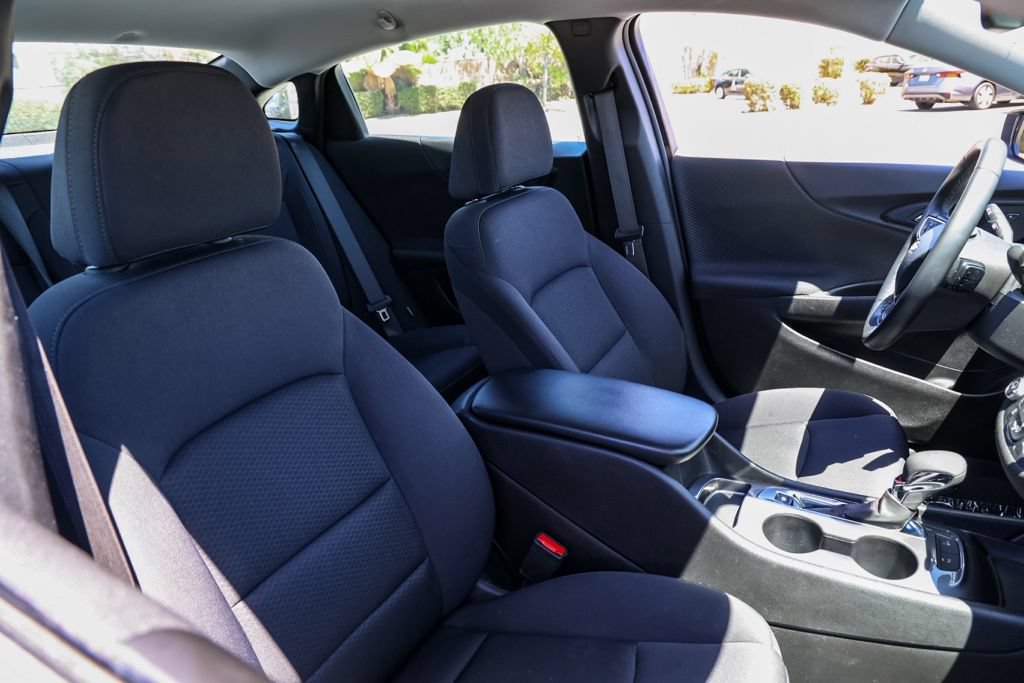 Used 2025 Chevrolet Malibu RS FWD image 19