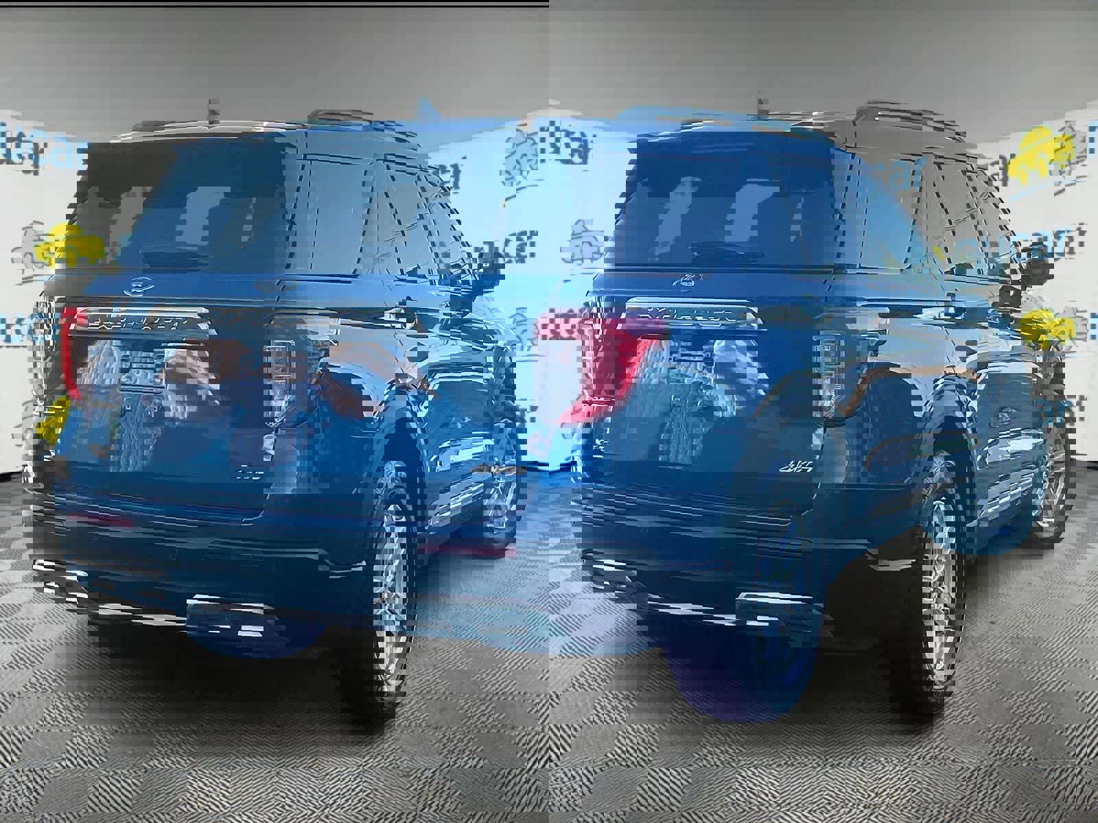 Used 2023 Ford Explorer XLT w/ Equipment Group 202A image 6