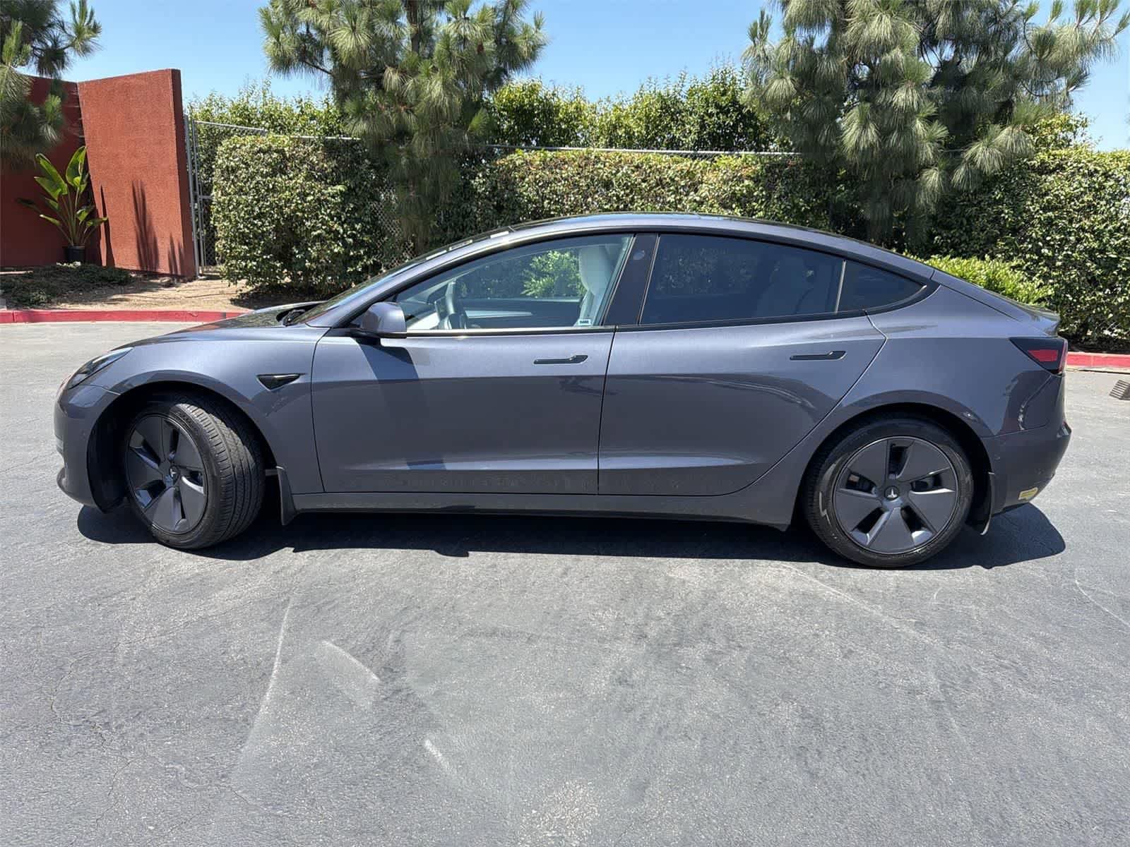 Used 2022 Tesla Model 3 RWD image 3
