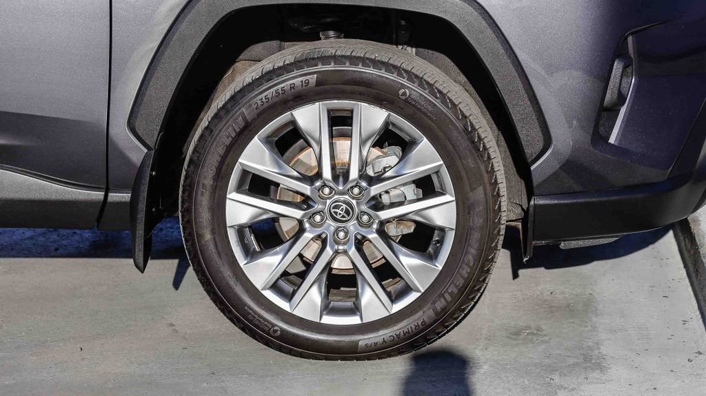 Used 2023 Toyota RAV4 XLE Premium FWD image 10