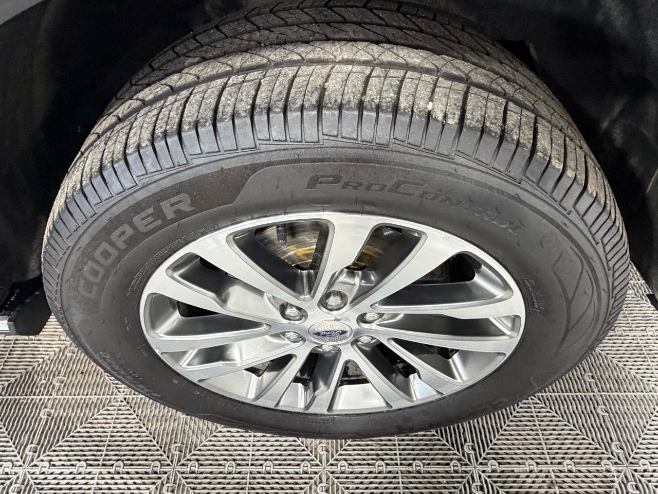 Used 2018 Ford Expedition Limited AWD/4WD image 20