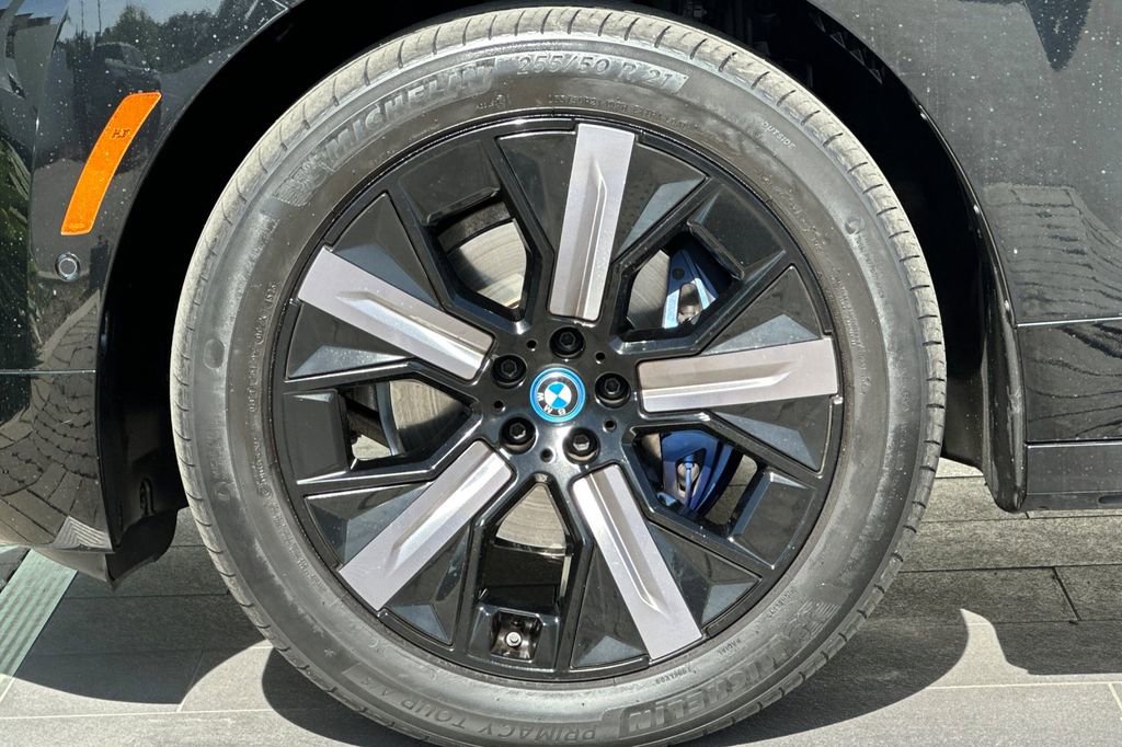 Used 2024 BMW iX xDrive50 w/ Sport Package image 32