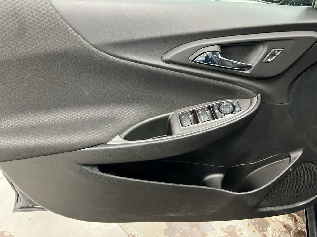 Used 2022 Chevrolet Malibu LS FWD image 20