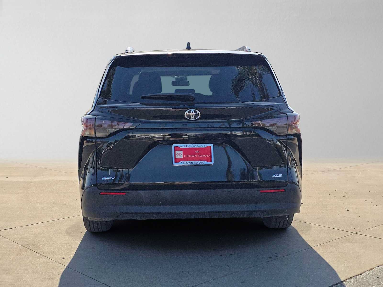 Used 2026 Toyota Sienna XLE FWD image 4