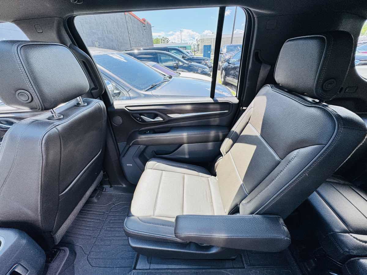 Used 2021 GMC Yukon XL Denali w/ Advanced Technology Package AWD/4WD image 15