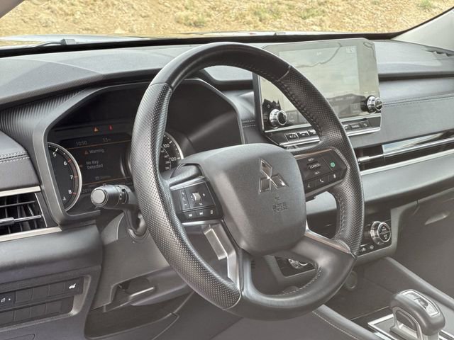 Used 2024 Mitsubishi Outlander SE Black Edition image 33