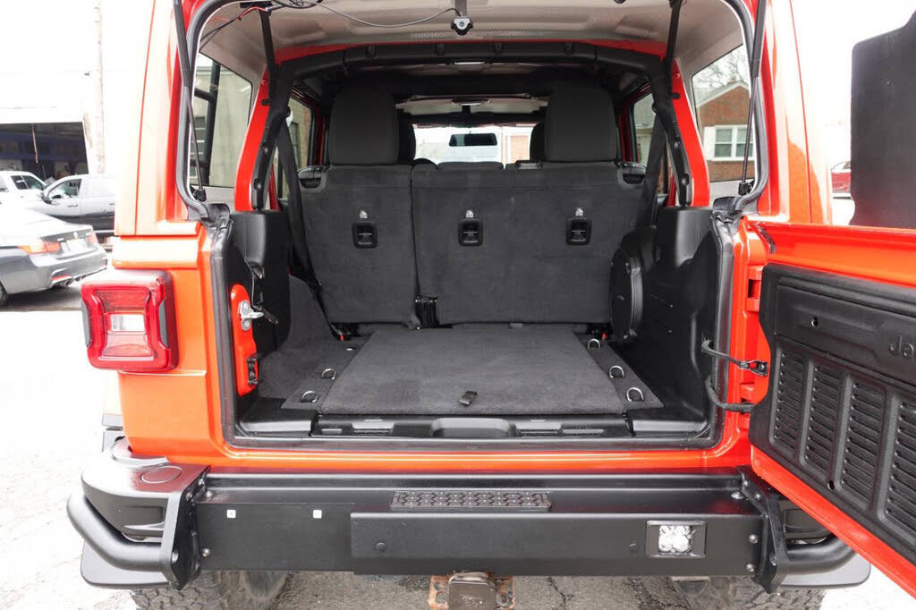 Used 2021 Jeep Wrangler Unlimited Rubicon w/ Dual Top Group AWD/4WD image 31