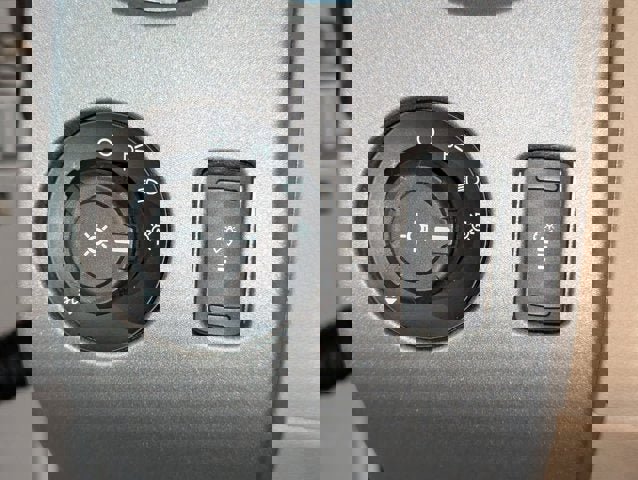 Used 2016 Ford F250 Lariat w/ Chrome Package image 27