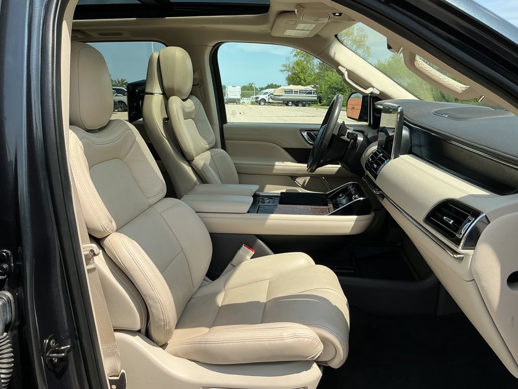 Used 2021 Lincoln Navigator L Reserve AWD/4WD image 22