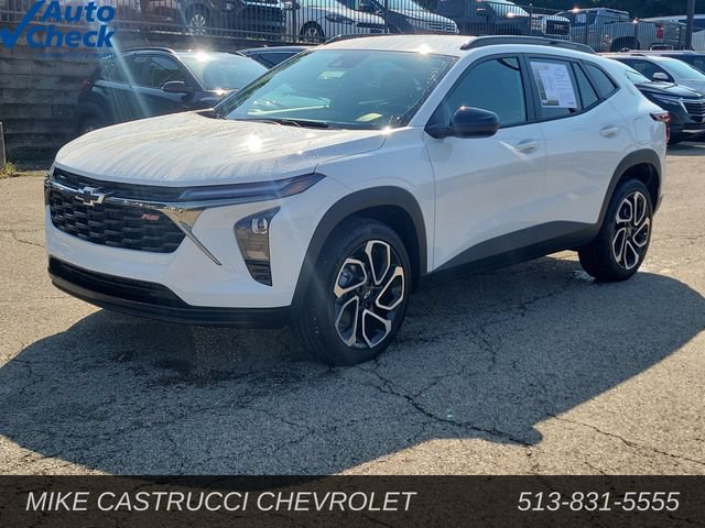 Used 2026 Chevrolet Trax RS FWD image 1