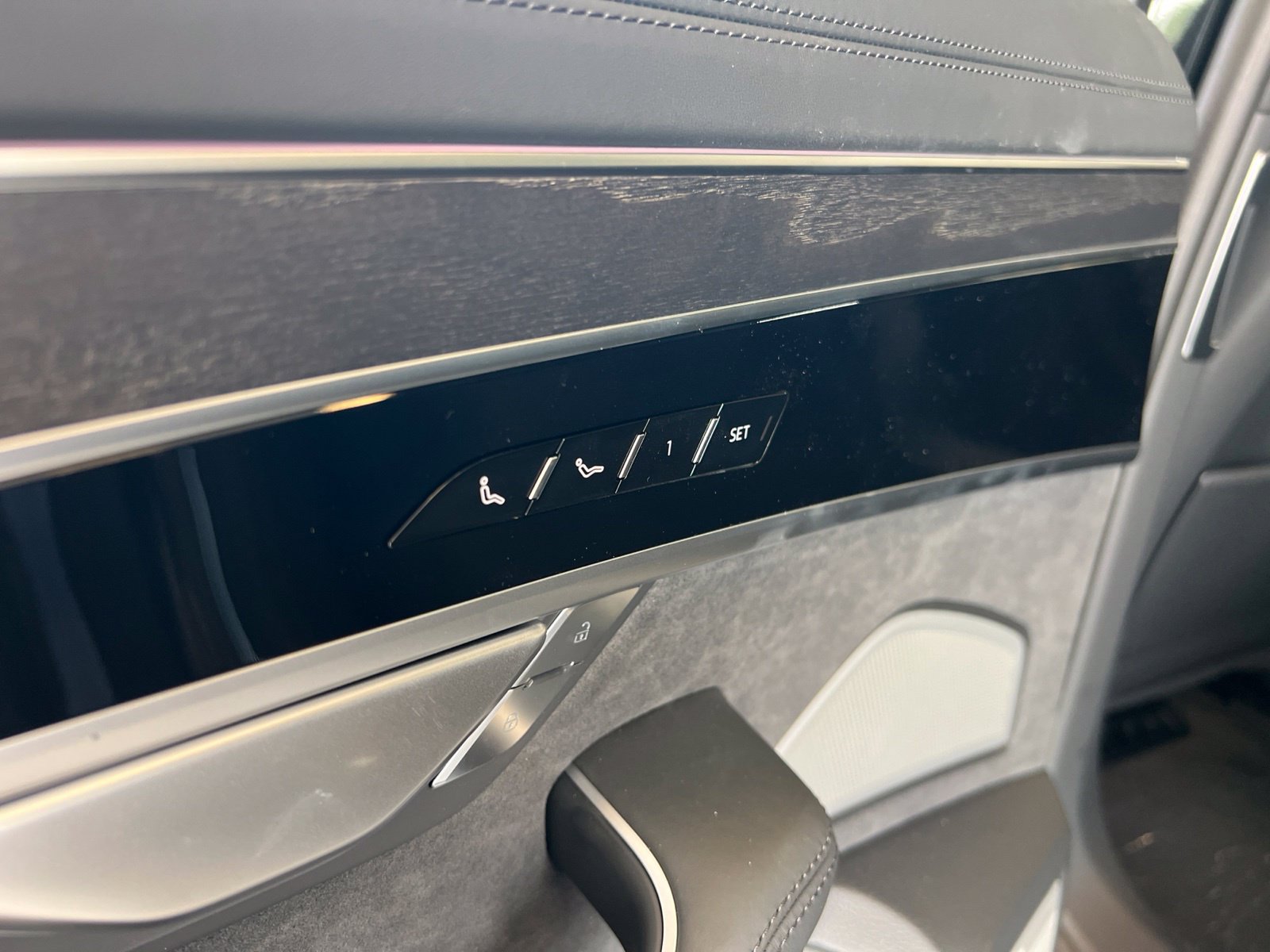 New 2026 Audi A8 L 3.0T AWD/4WD image 34