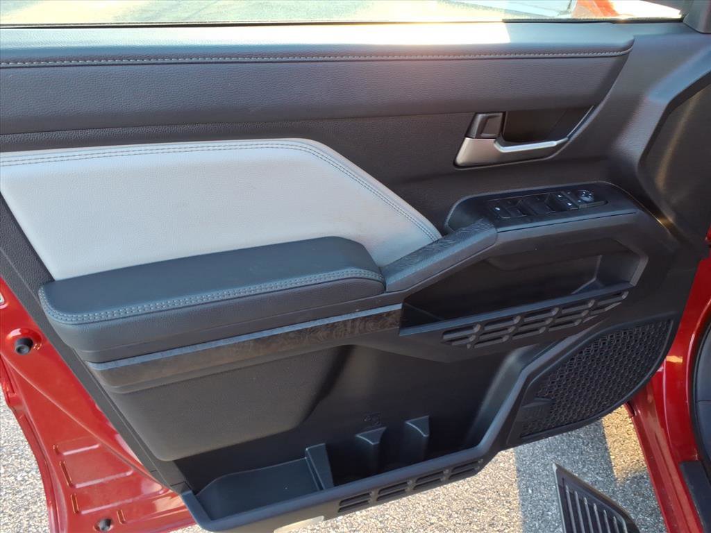 Used 2024 Toyota Tacoma Limited w/ Limited Package (LT) image 23