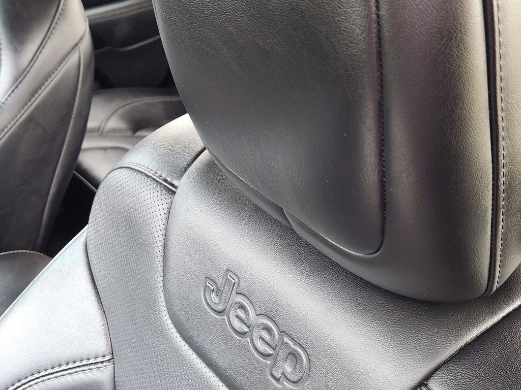 Used 2023 Jeep Cherokee Altitude Lux image 16