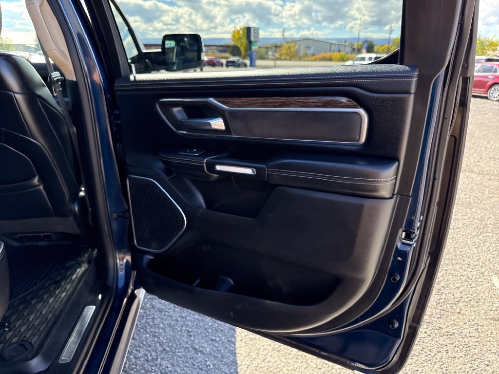 Used 2019 RAM 1500 Laramie w/ Off Road Group AWD/4WD image 33