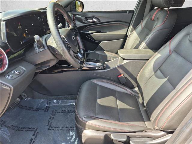 Used 2025 Chevrolet Trax RS w/ Driver Confidence Package FWD image 20