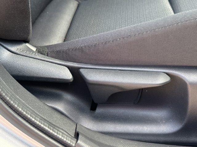 Used 2025 Toyota Prius LE FWD image 29