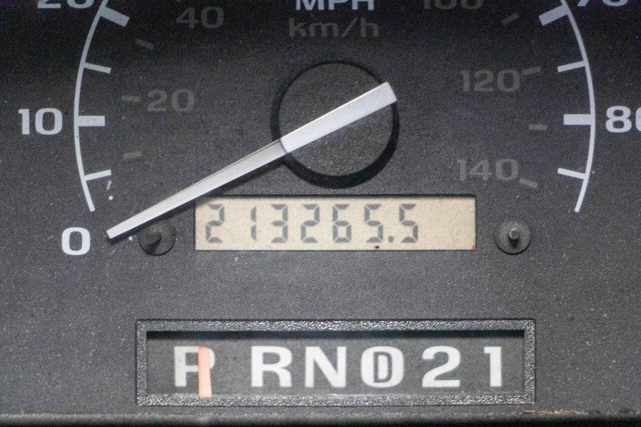 Used 1997 Ford F250 4x4 Regular Cab Heavy Duty image 12