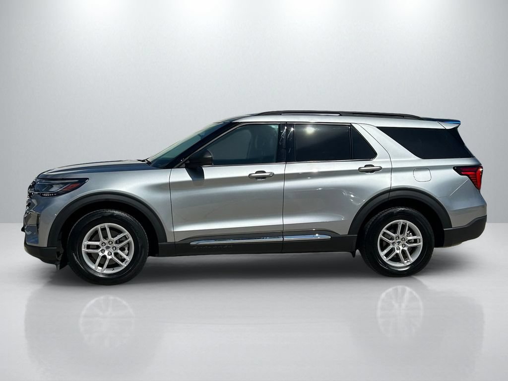 Used 2025 Ford Explorer Active w/ Active Comfort Package RWD image 8