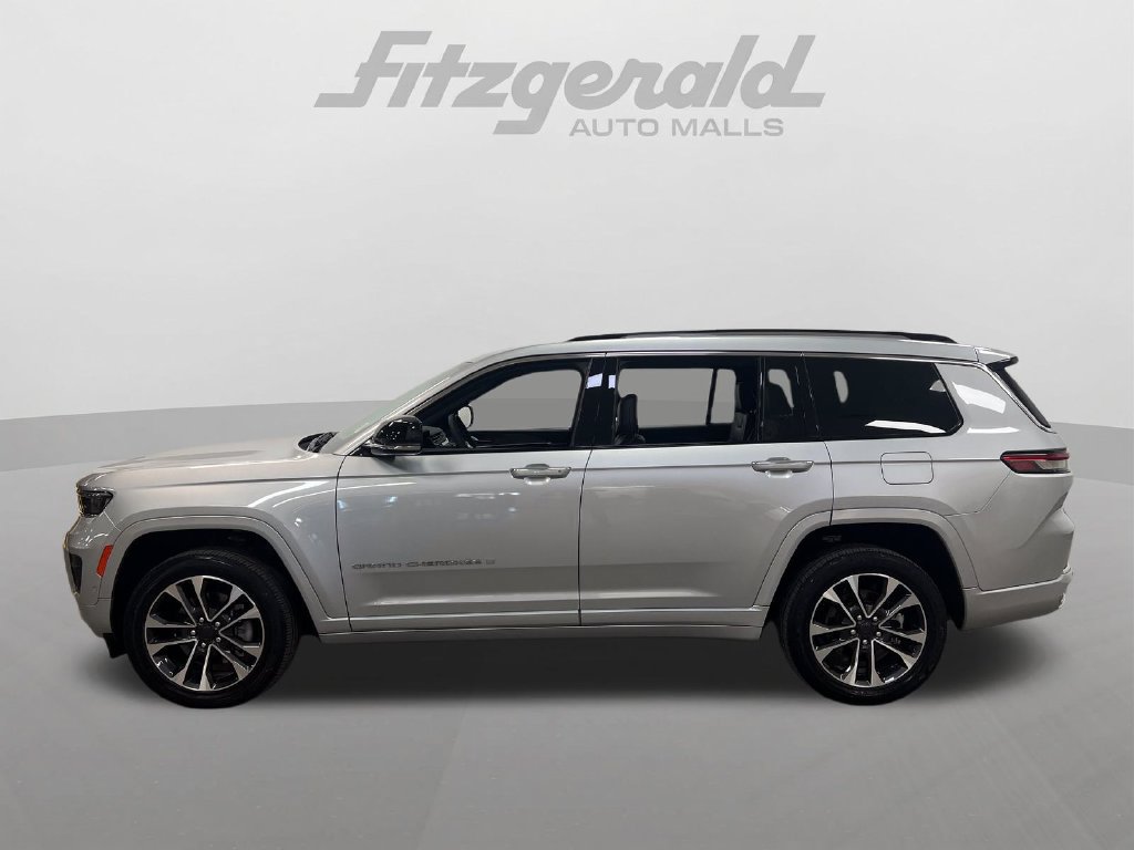 Used 2023 Jeep Grand Cherokee L Overland RWD image 2