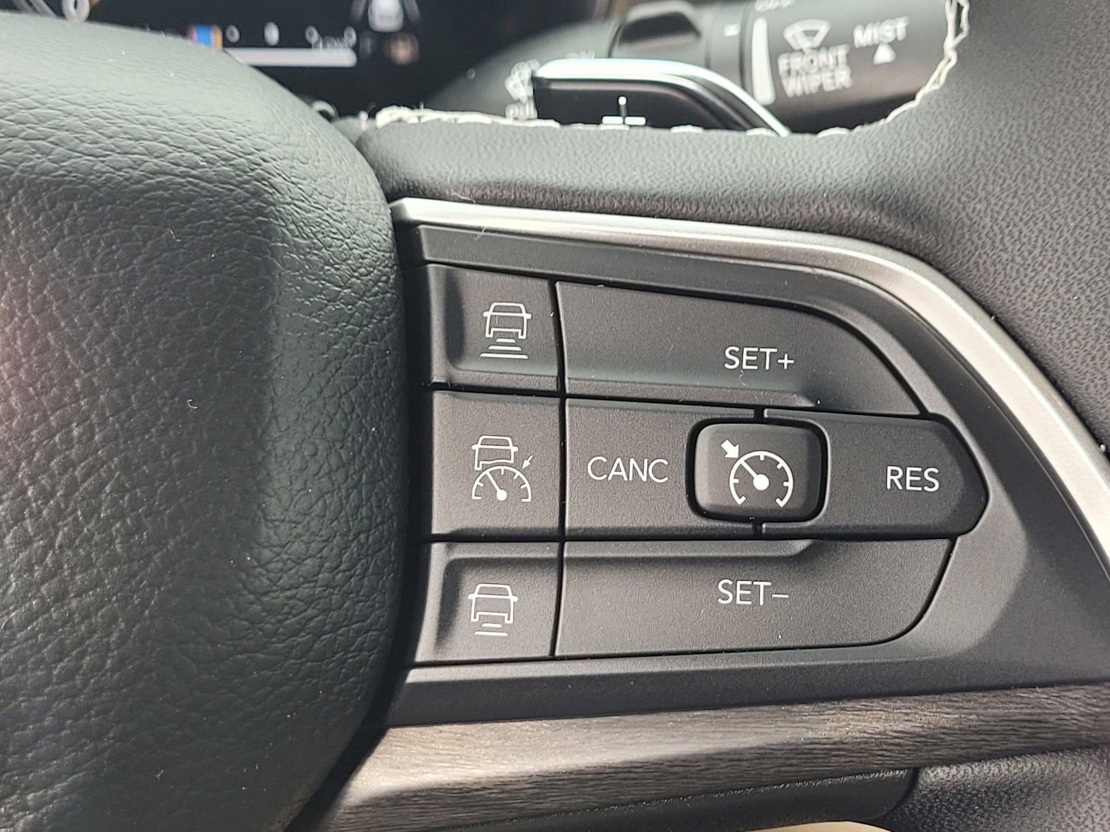 New 2025 Jeep Grand Cherokee Limited w/ Luxury Tech Group II image 21