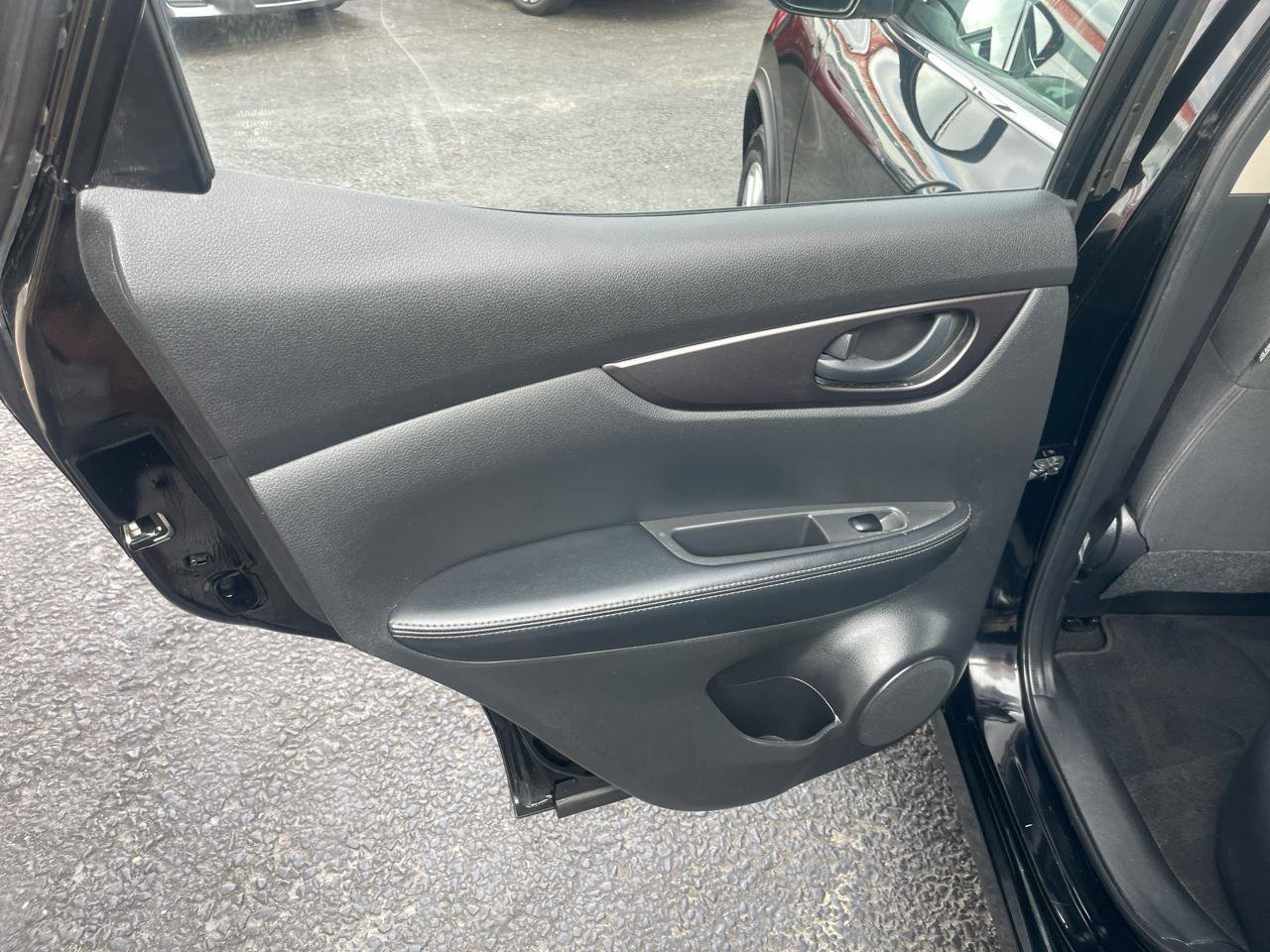 Used 2022 Nissan Rogue Sport S AWD/4WD image 26