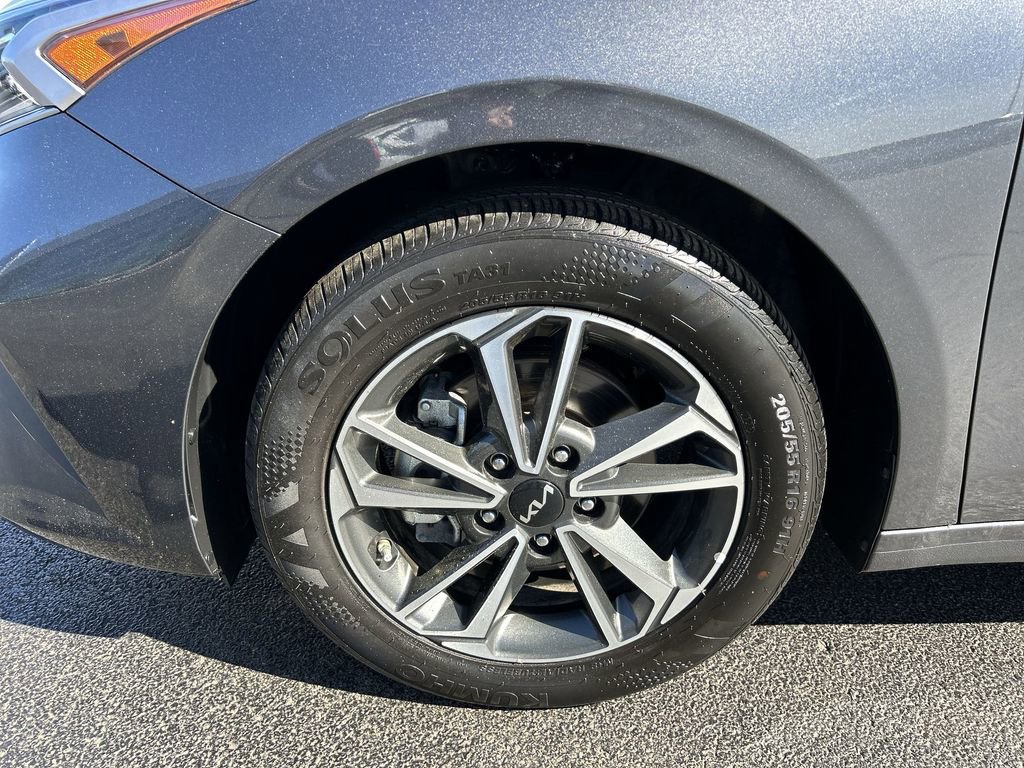 Used 2023 Kia Forte LXS w/ LXS Technology Package image 16