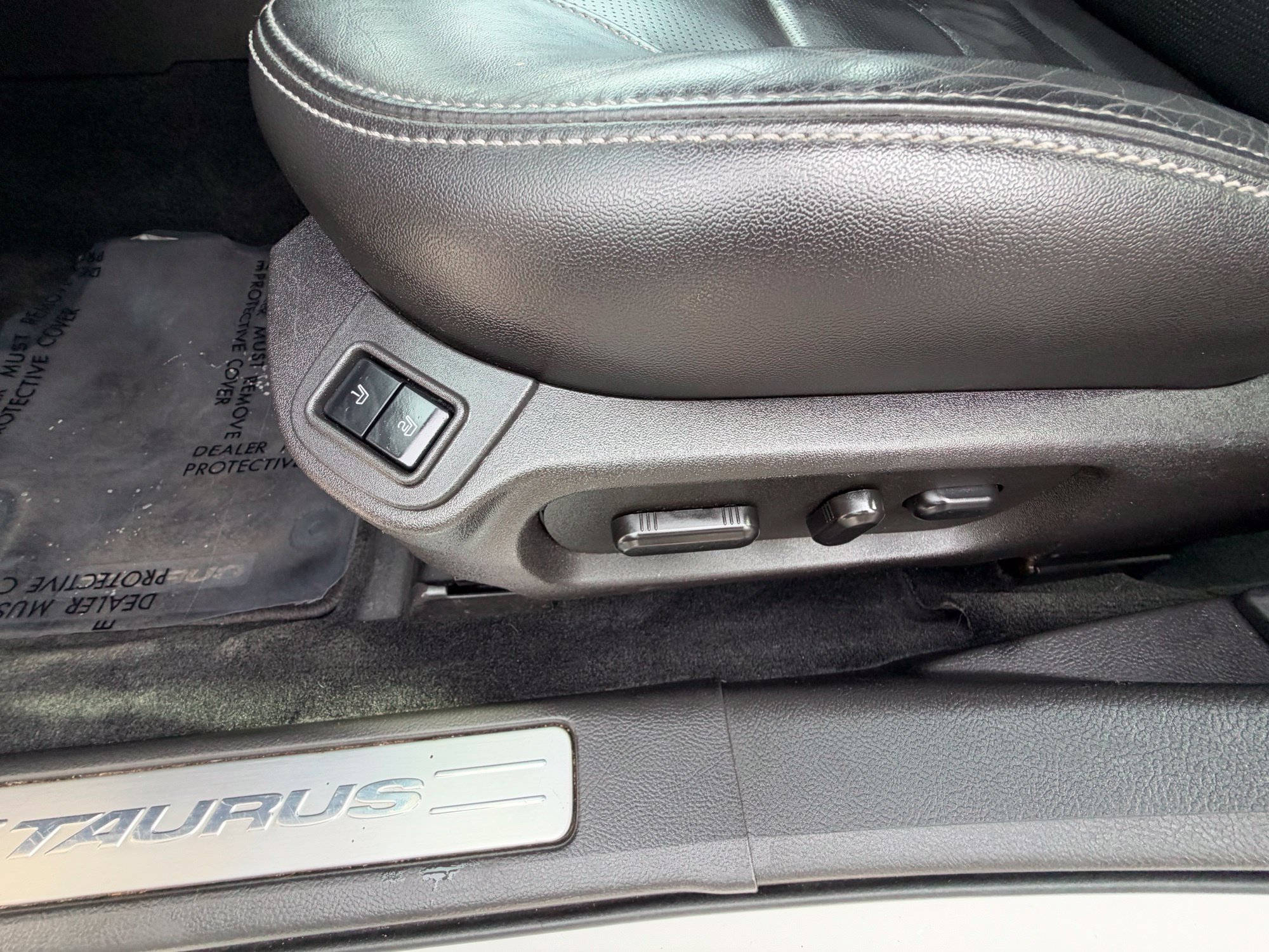 Used 2017 Ford Taurus Limited AWD/4WD image 15