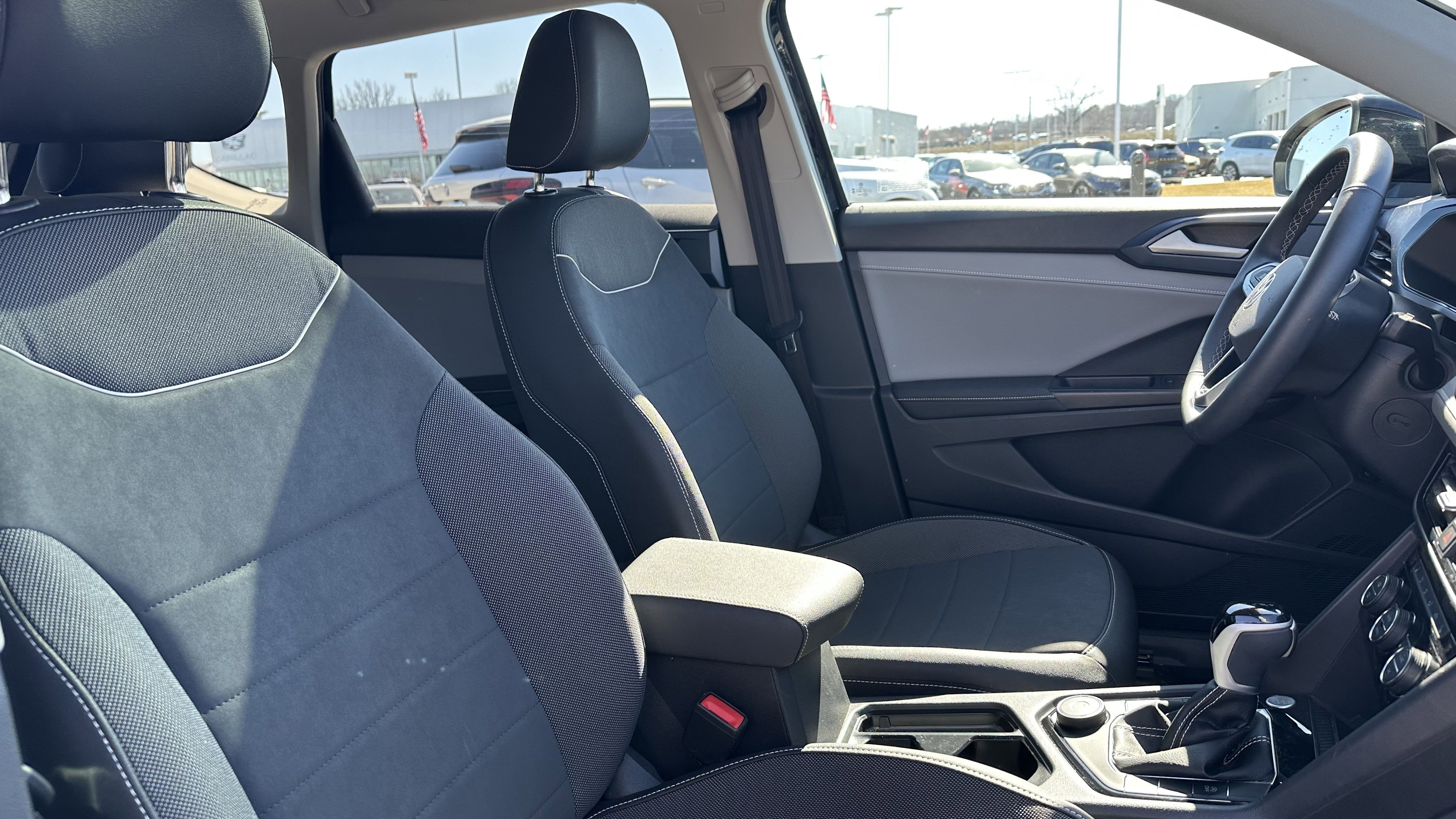 Used 2024 Volkswagen Taos SE w/ Panoramic Sunroof Package image 33