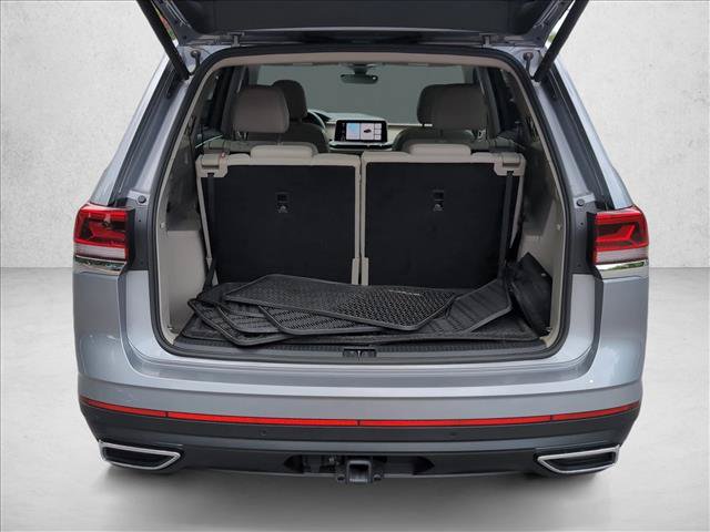 Used 2024 Volkswagen Atlas SE w/ Panoramic Sunroof Package FWD image 7