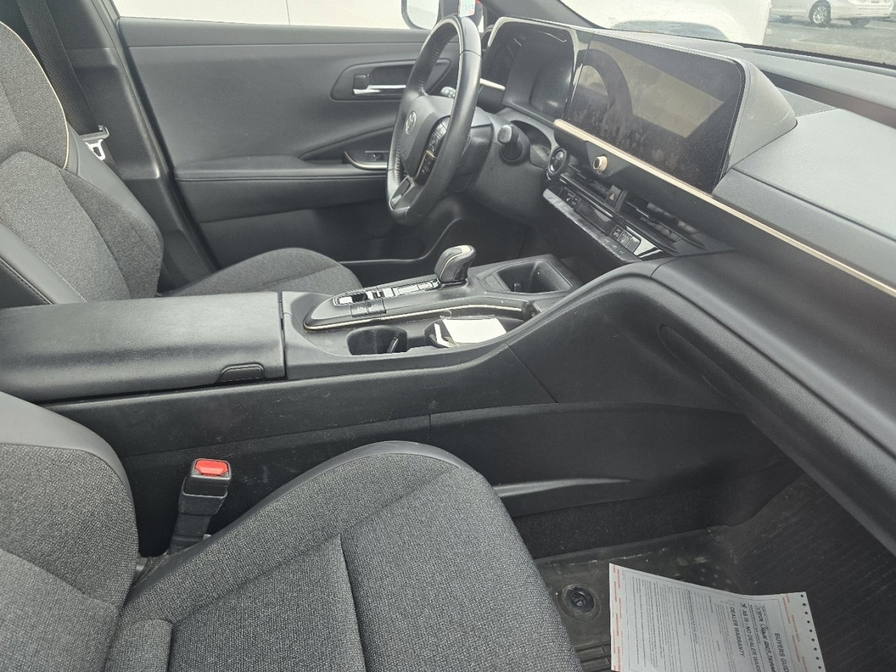 Used 2023 Toyota Crown XLE image 15