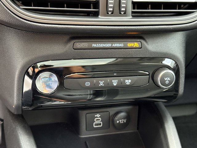 New 2025 Ford Escape SE w/ Class II Trailer Tow Package FWD image 16