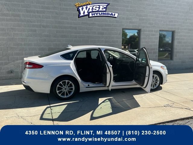 Used 2019 Ford Fusion SE FWD image 14